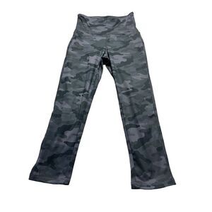 Danskin Women's Grey Camo Print High Rise Capri Legging Size S/P NWT